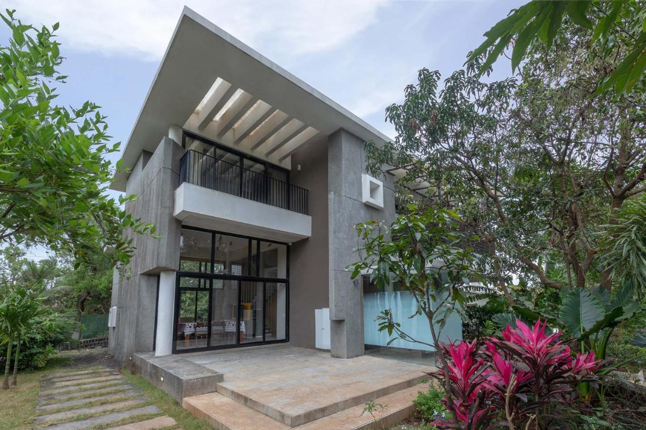 Villa Foresta By Stayvista With Modern Decor, Swimming Pool & Expansive Lawn For A Perfect Escape Lonavla Zewnętrze zdjęcie